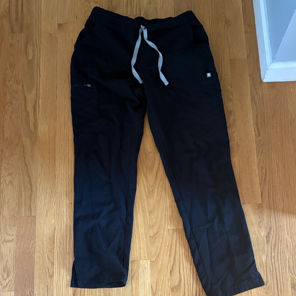 Figs women’s Black straight leg with Gray Drawstring